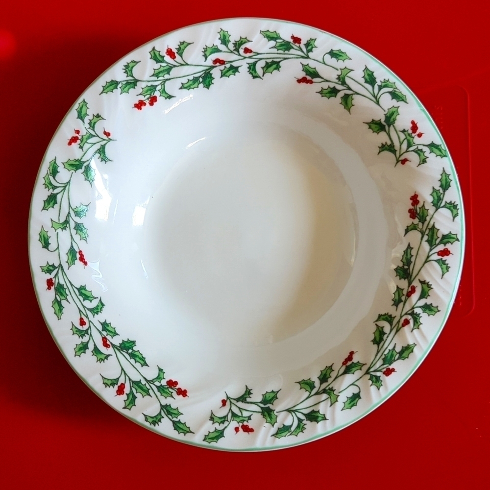 Totally Today Holly Leaf Bowl 7" Christmas Holiday